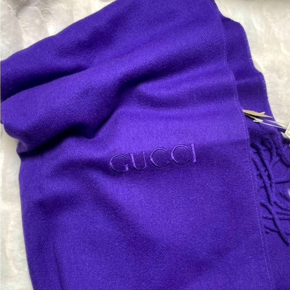 NWT GUCCI Cashmere Scarf Purple with COA